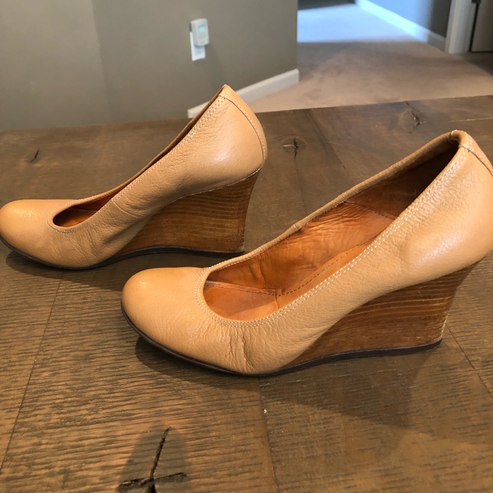 Lanvin tan wooden wedge heels - size 36